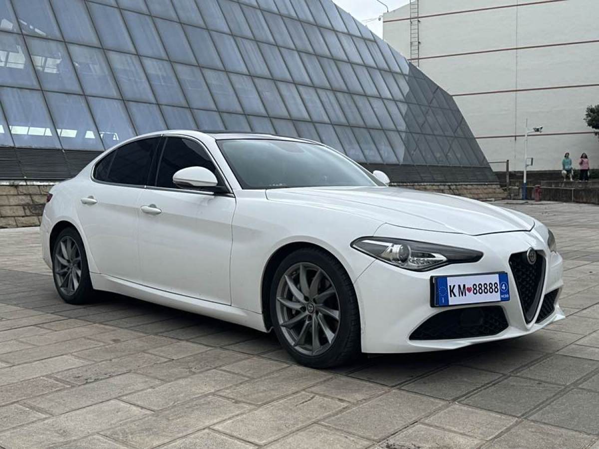 阿爾法·羅密歐 Giulia  2017款 2.0T 280HP 豪華版圖片