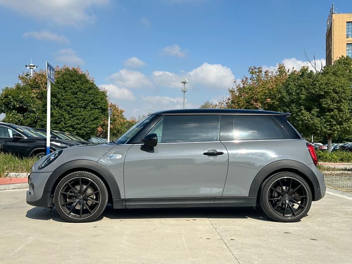 MINI CLUBMAN  2018款 2.0T COOPER S 藝術(shù)家圖片