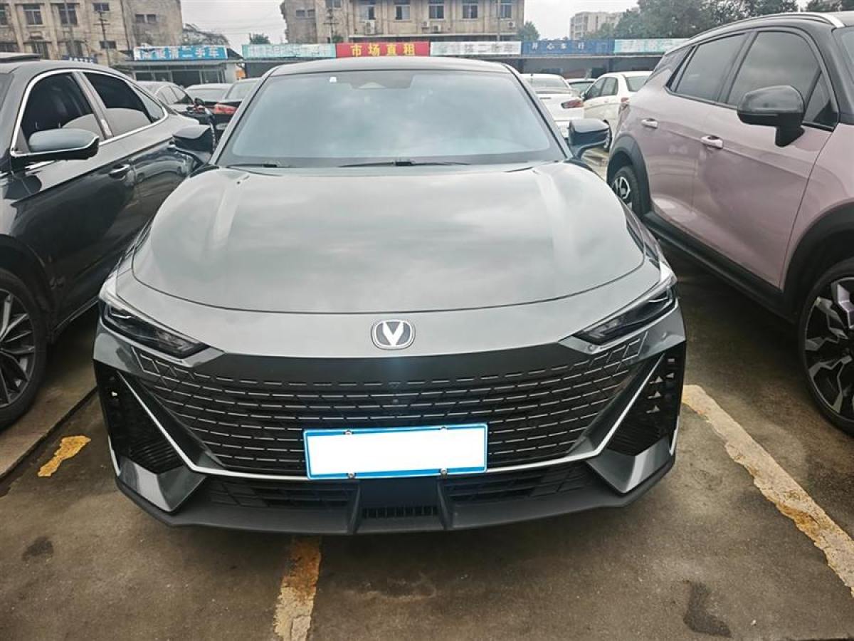 長安 長安UNI-V  2022款 1.5T 智慧領(lǐng)航型圖片