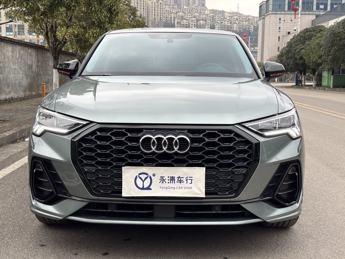 2022年1月奧迪 奧迪Q3  2022款 40 TFSI RS套件燃速型