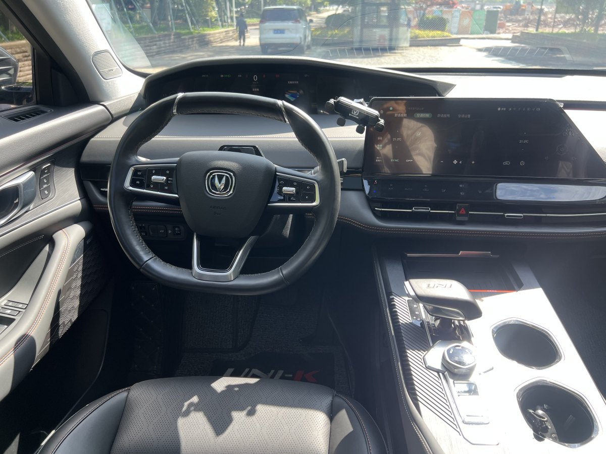 長安 長安UNI-K  2021款 2.0T 尊貴型圖片