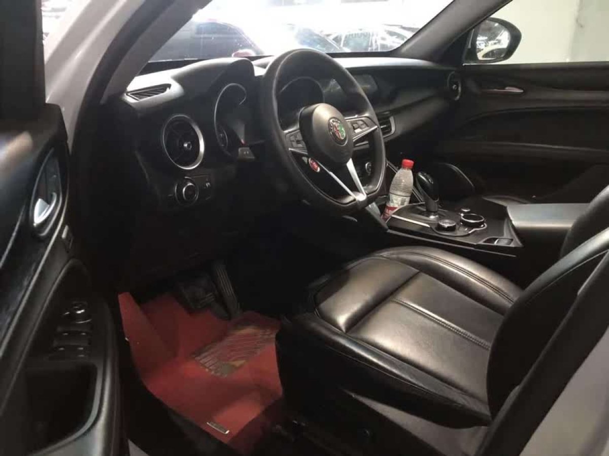 阿爾法·羅密歐 Stelvio  2017款 2.0T 200HP 豪華版圖片