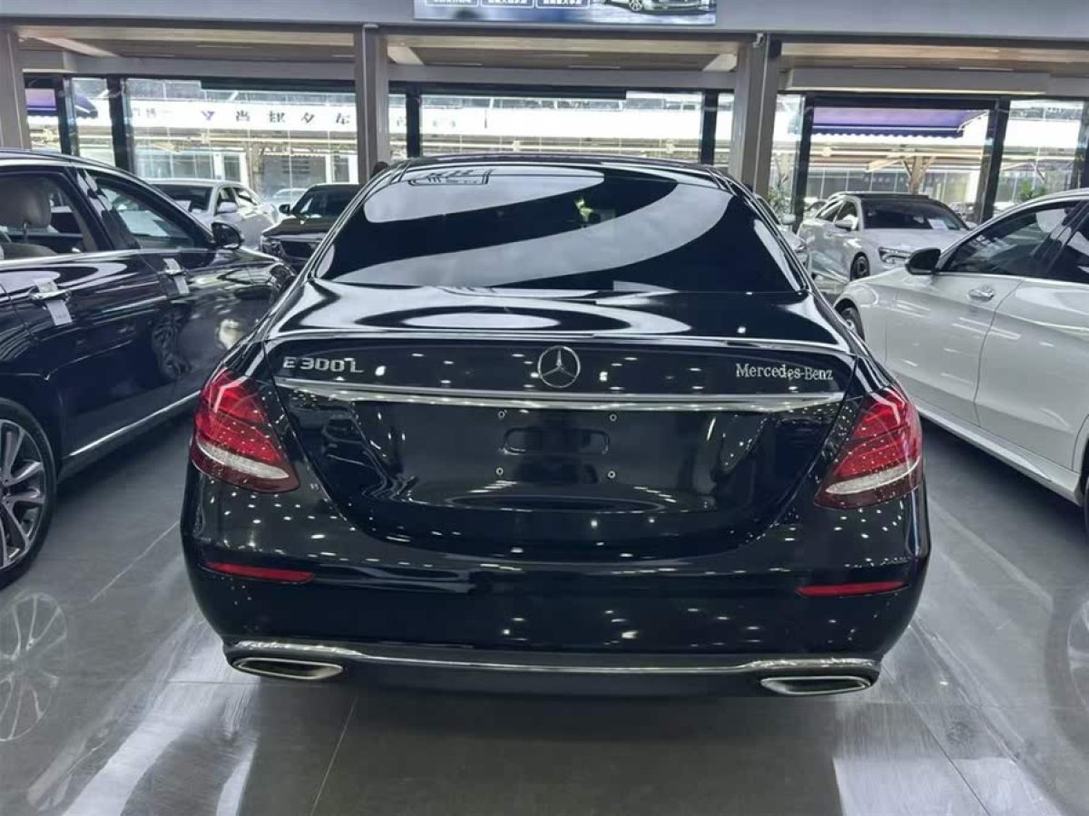 奔馳 奔馳E級  2020款 改款 E 260 L 運(yùn)動型圖片