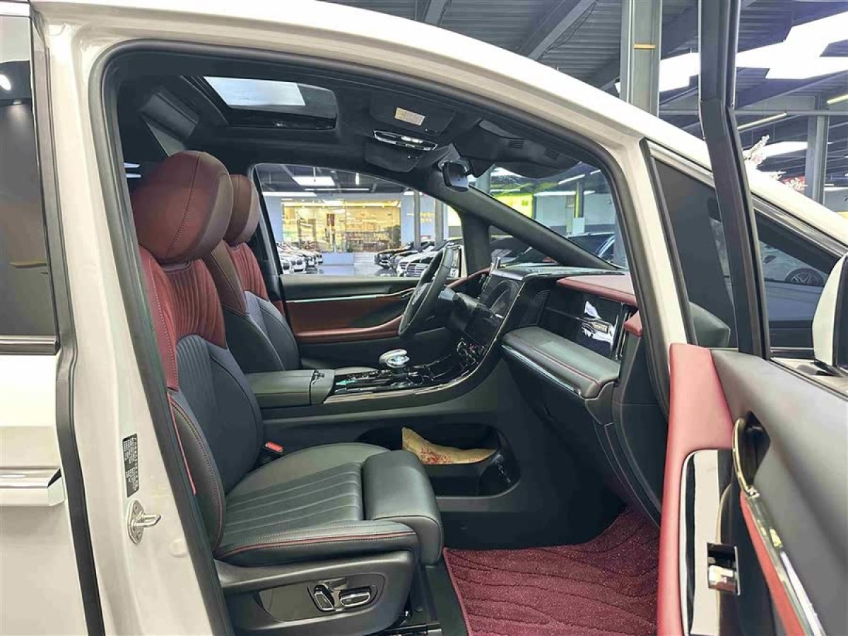 廣汽傳祺 M8  2024款 宗師系列 400T 至尊版圖片