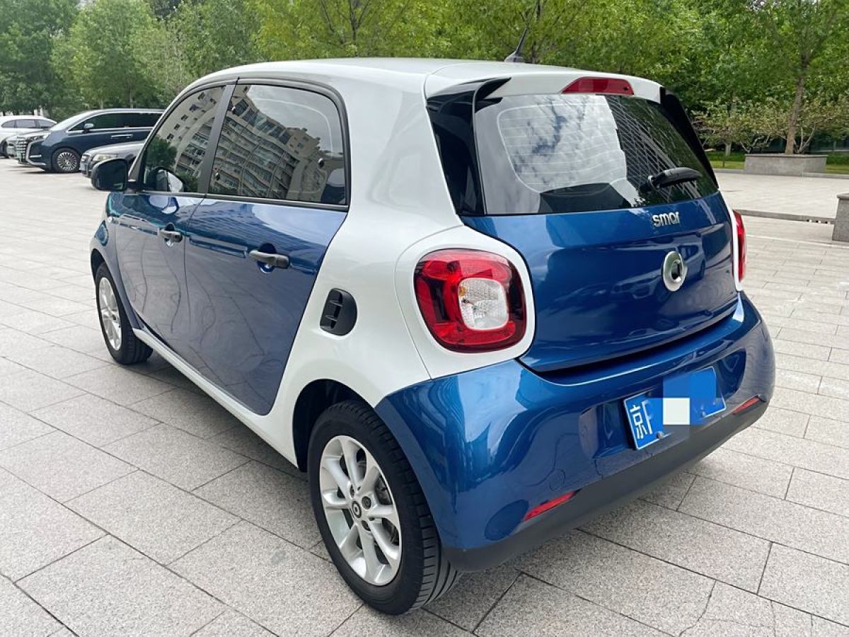 smart forfour  2018款 1.0L 52千瓦靈動版圖片