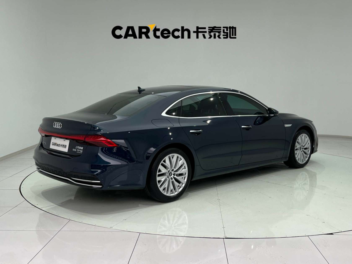 奧迪 A7L 2022款 45 TFSI S-line 筑夢(mèng)型流晶套裝圖片