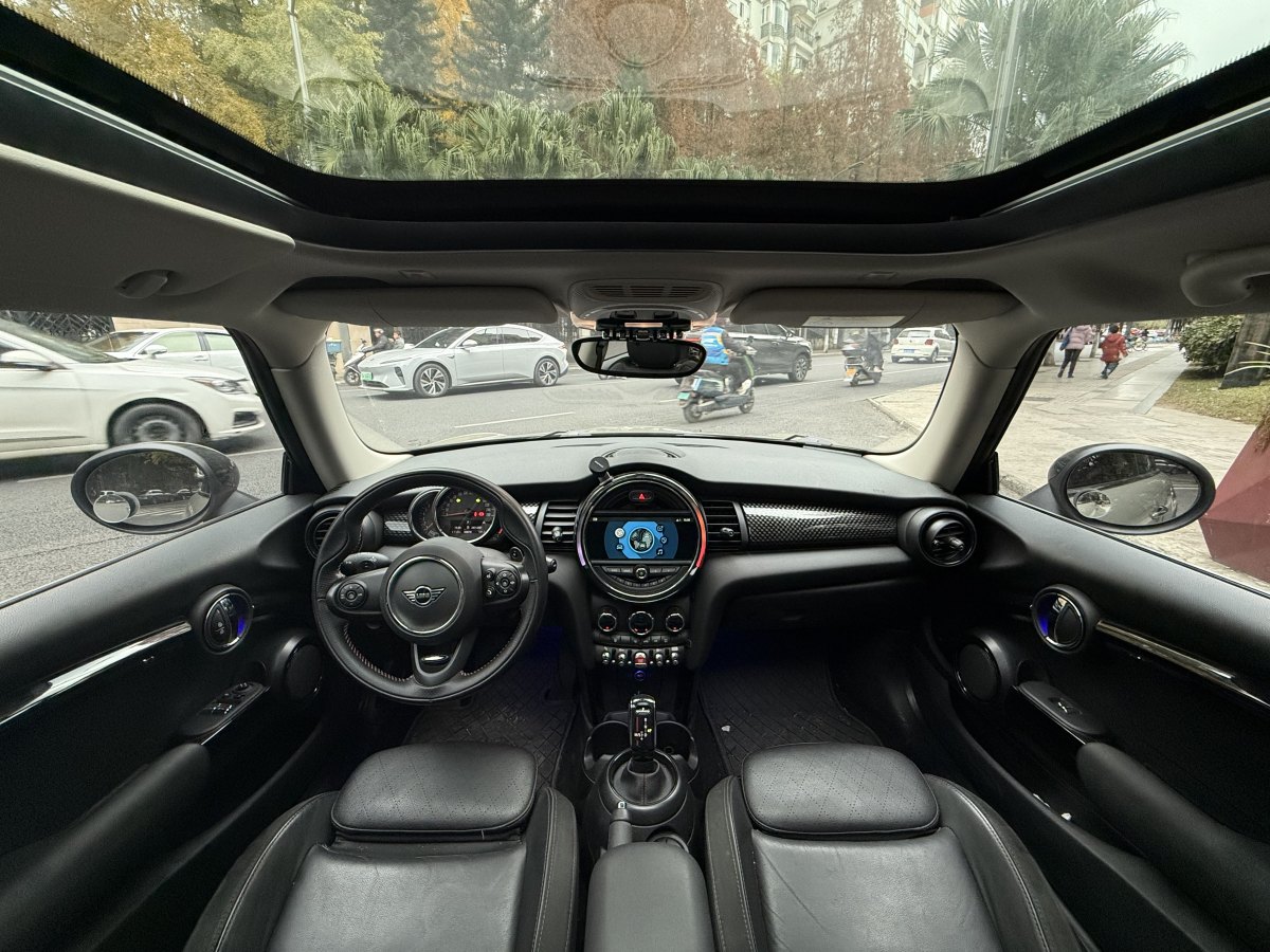 MINI MINI  2019款 2.0T COOPER S 經(jīng)典派圖片