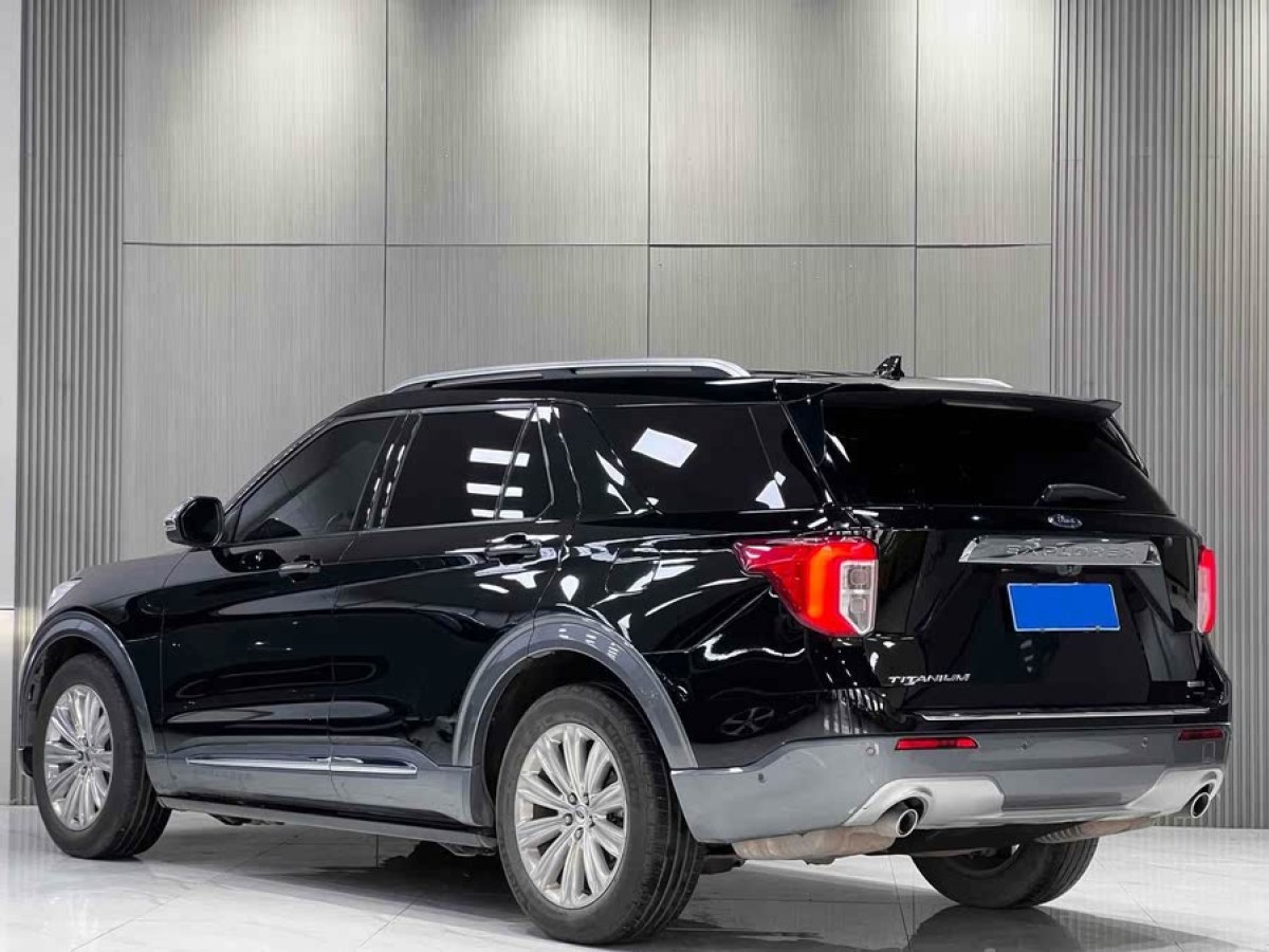 福特 探險(xiǎn)者  2023款 EcoBoost 285 四驅(qū)鈦金版 7座圖片