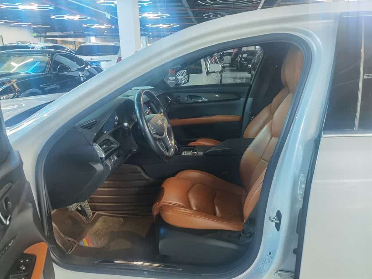 凱迪拉克 CT6  2019款 28T 豪華型圖片