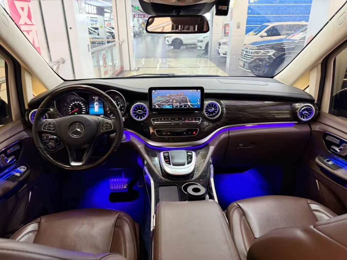 奔馳 V級  2020款 V 260 L 長軸距豪華版圖片