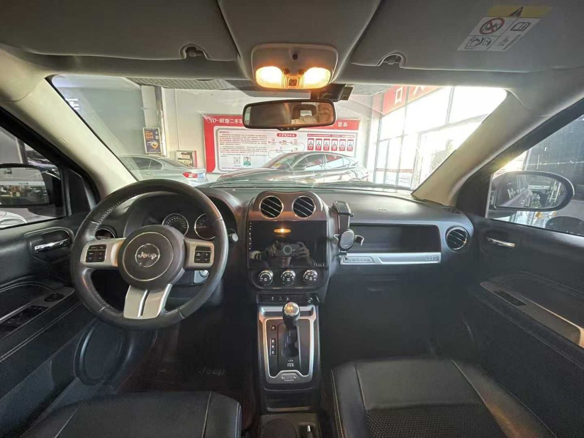 Jeep 指南者  2014款 2.0L 兩驅(qū)豪華版圖片