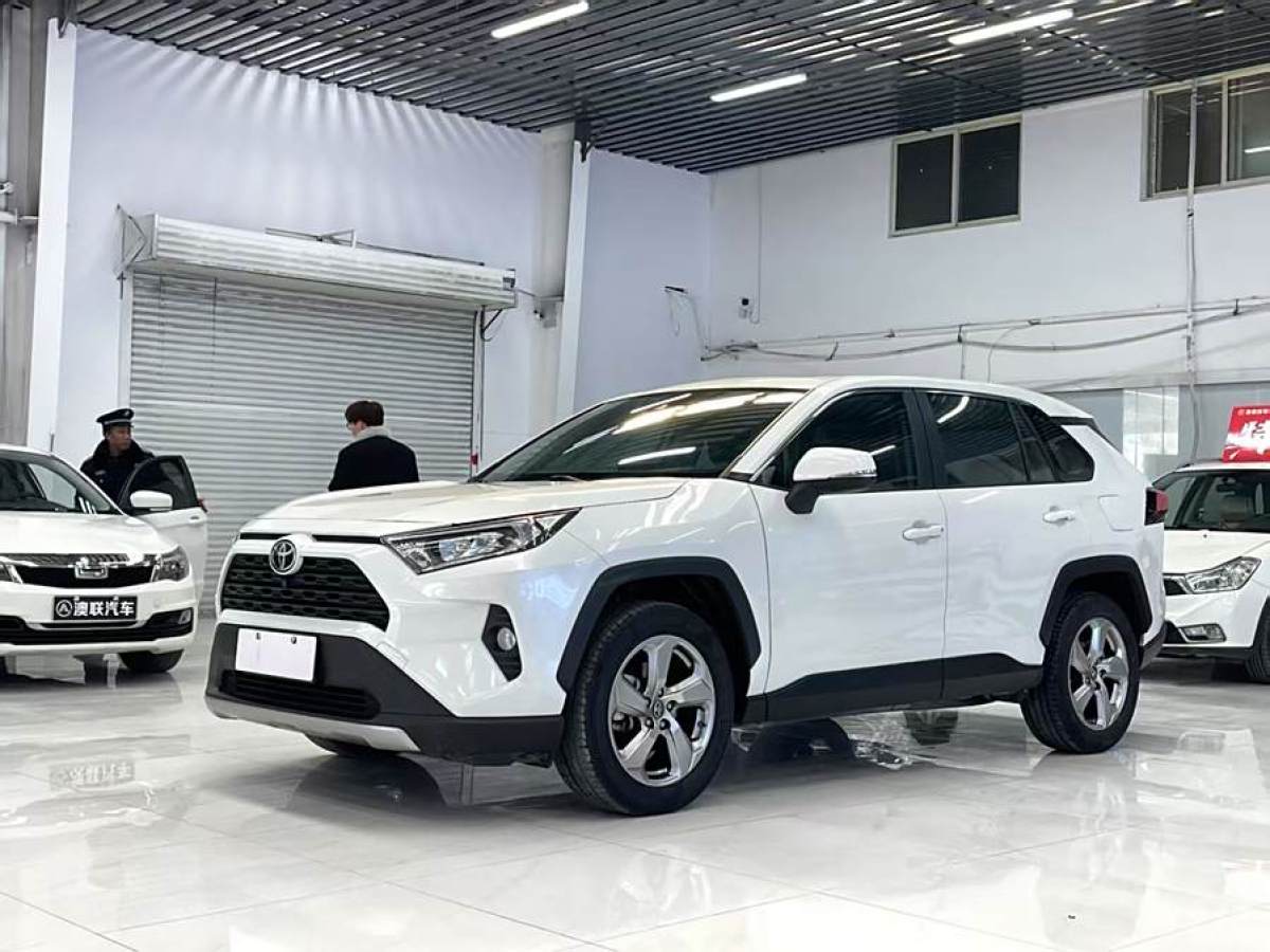 2021年12月豐田 RAV4榮放  2021款 2.0L CVT兩驅(qū)風(fēng)尚版