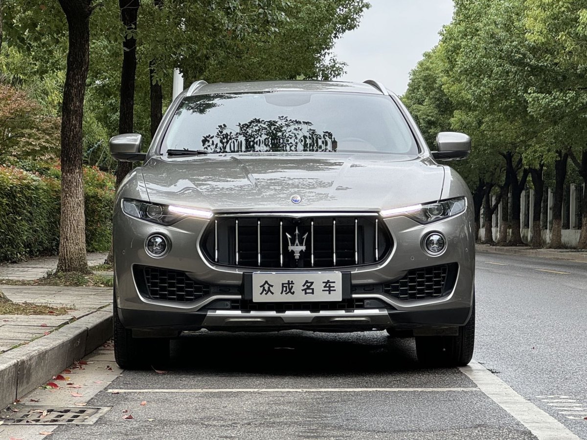 瑪莎拉蒂 Levante  2018款 3.0T 350Hp 標(biāo)準(zhǔn)版圖片