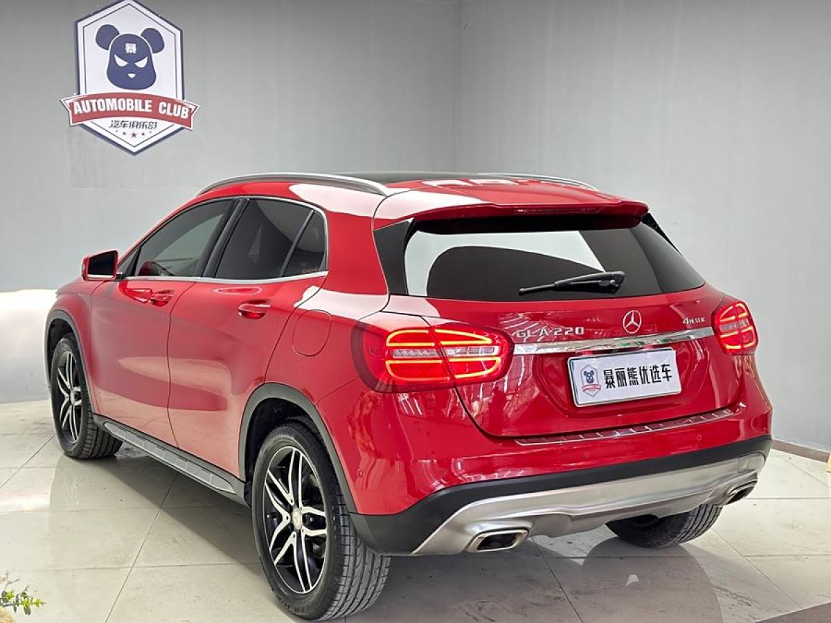 奔馳 奔馳GLA  2015款 GLA 220 4MATIC 時(shí)尚型圖片