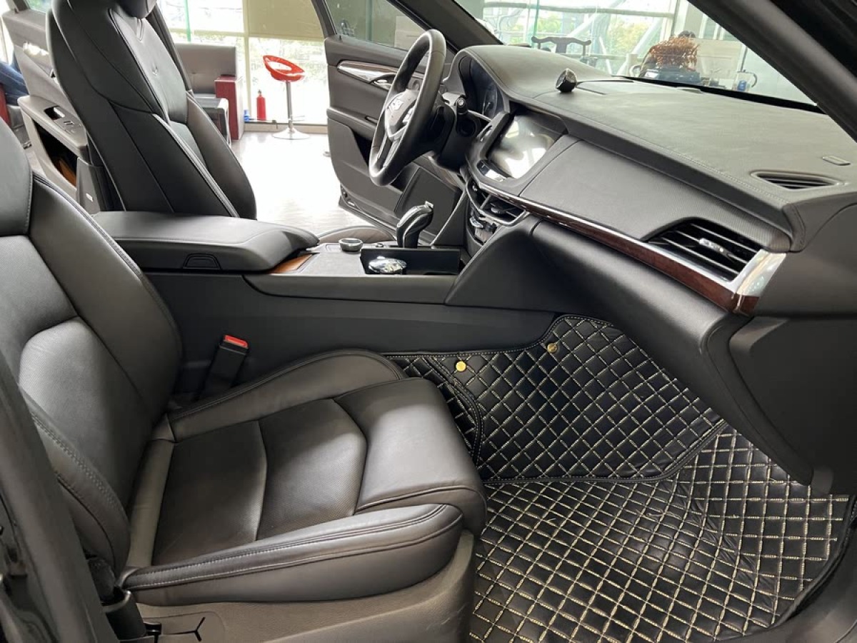 凱迪拉克 CT6  2019款 28T 時(shí)尚型圖片