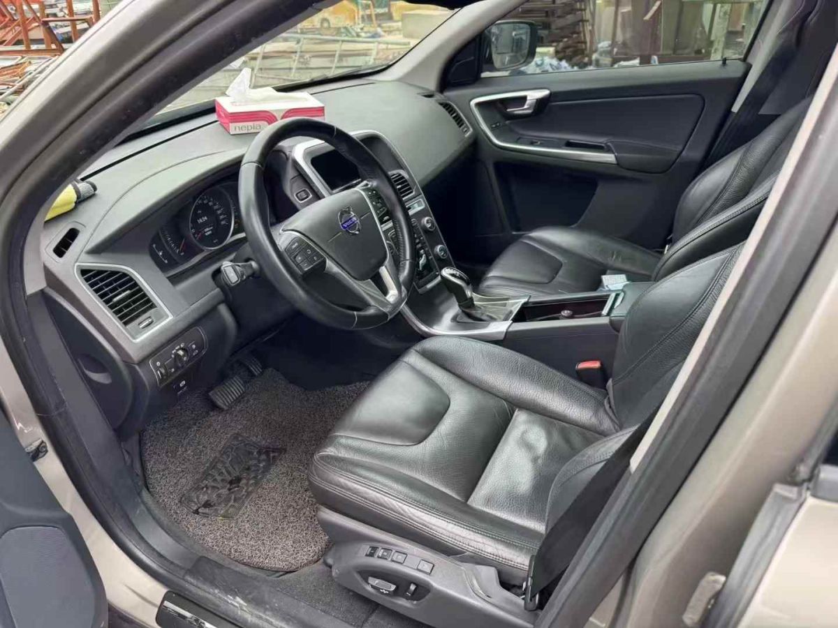 沃爾沃 XC60  2014款 2.0T 個(gè)性運(yùn)動版圖片