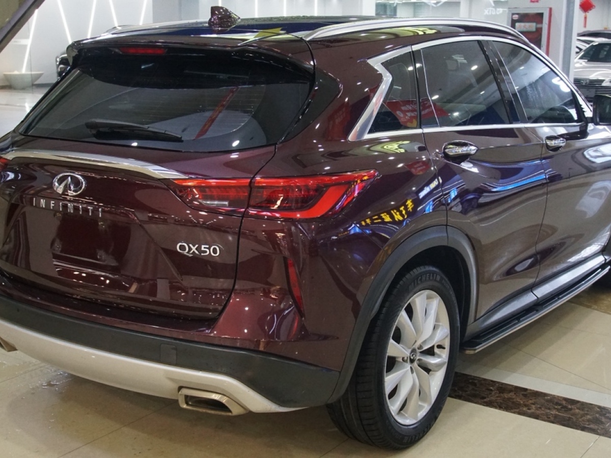 英菲尼迪 QX50  2018款 2.0T 兩驅(qū)時(shí)尚版圖片