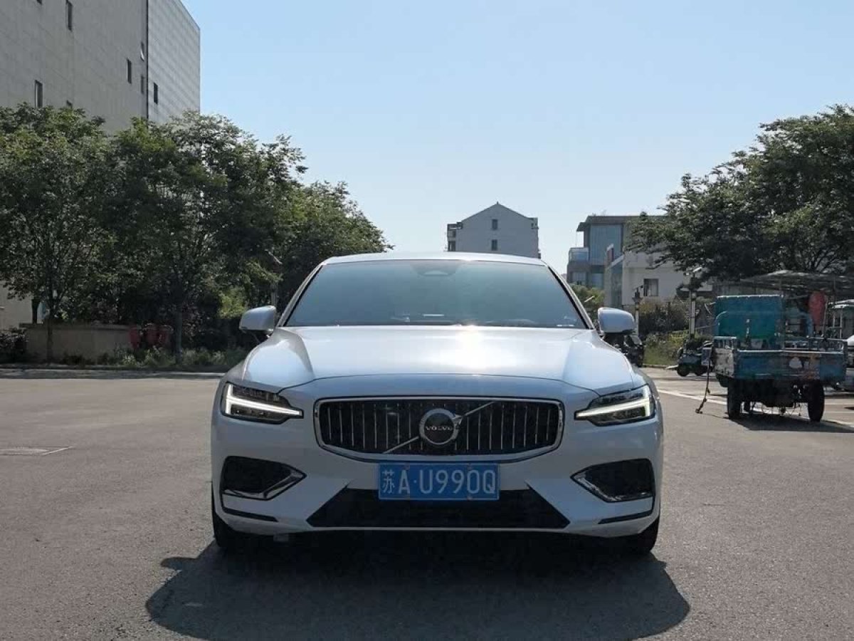 沃爾沃 S60L  2023款 B4 智逸豪華版圖片
