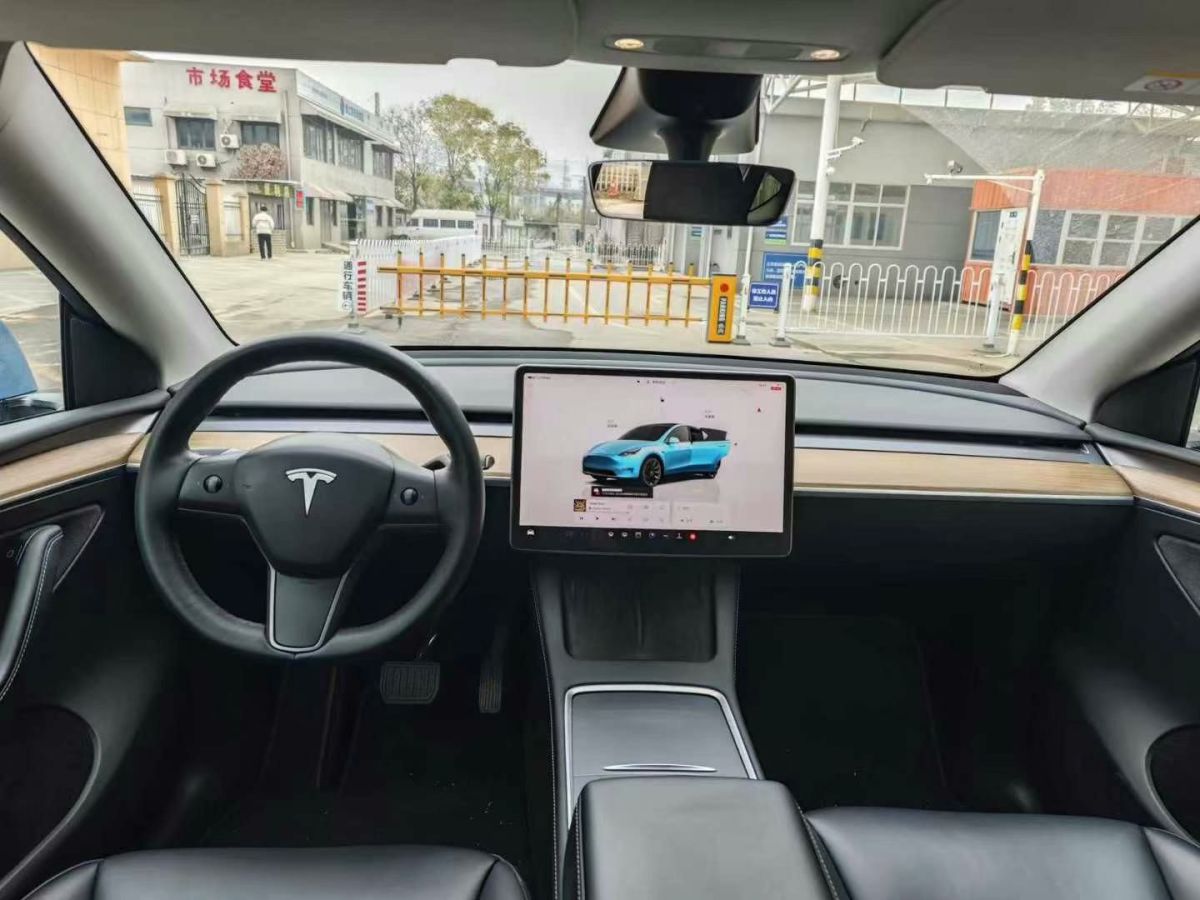 特斯拉 Model 3  2022款 Performance高性能全輪驅(qū)動(dòng)版圖片