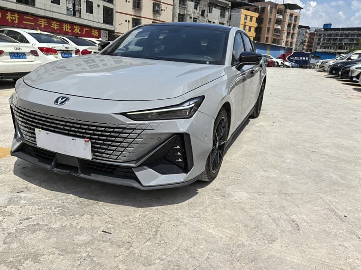 長安 長安UNI-V  2022款 1.5T 智慧領(lǐng)航型圖片