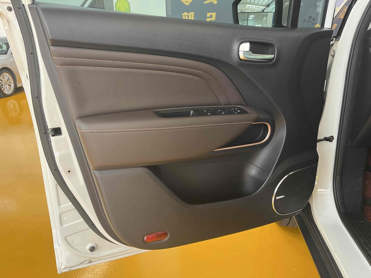 廣汽傳祺 GS3  2017款 200T 自動(dòng)精英版圖片