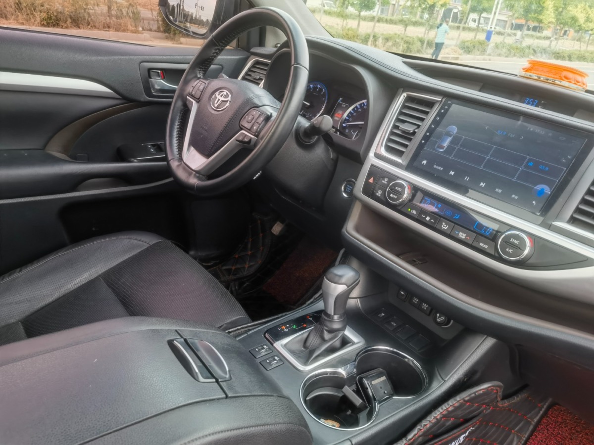 丰田 汉兰达  2018款 2.0T 两驱豪华版 7座图片