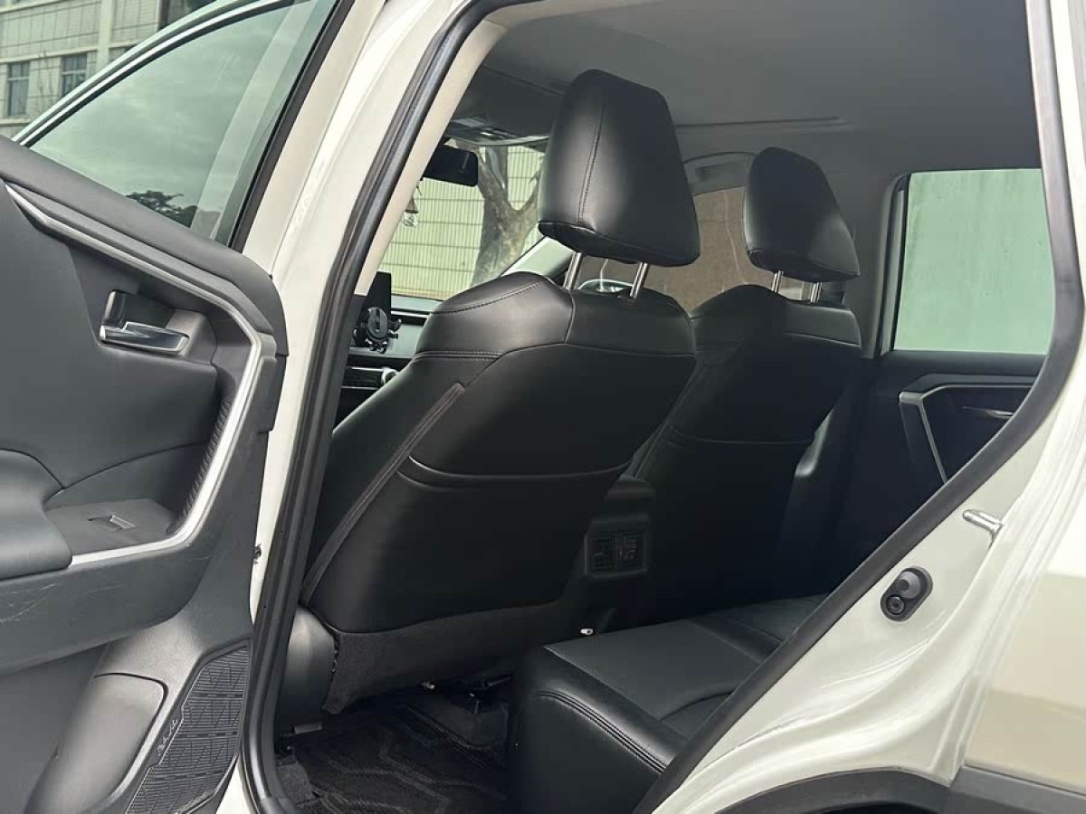 豐田 RAV4榮放  2023款 2.0L CVT兩驅(qū)風(fēng)尚版圖片