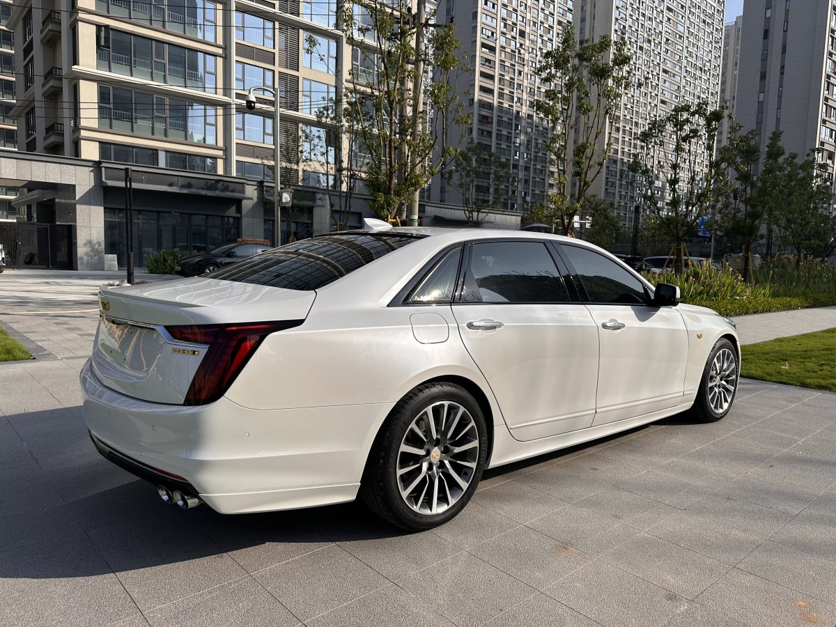 凱迪拉克 CT6  2019款 28T 領(lǐng)先運動型圖片