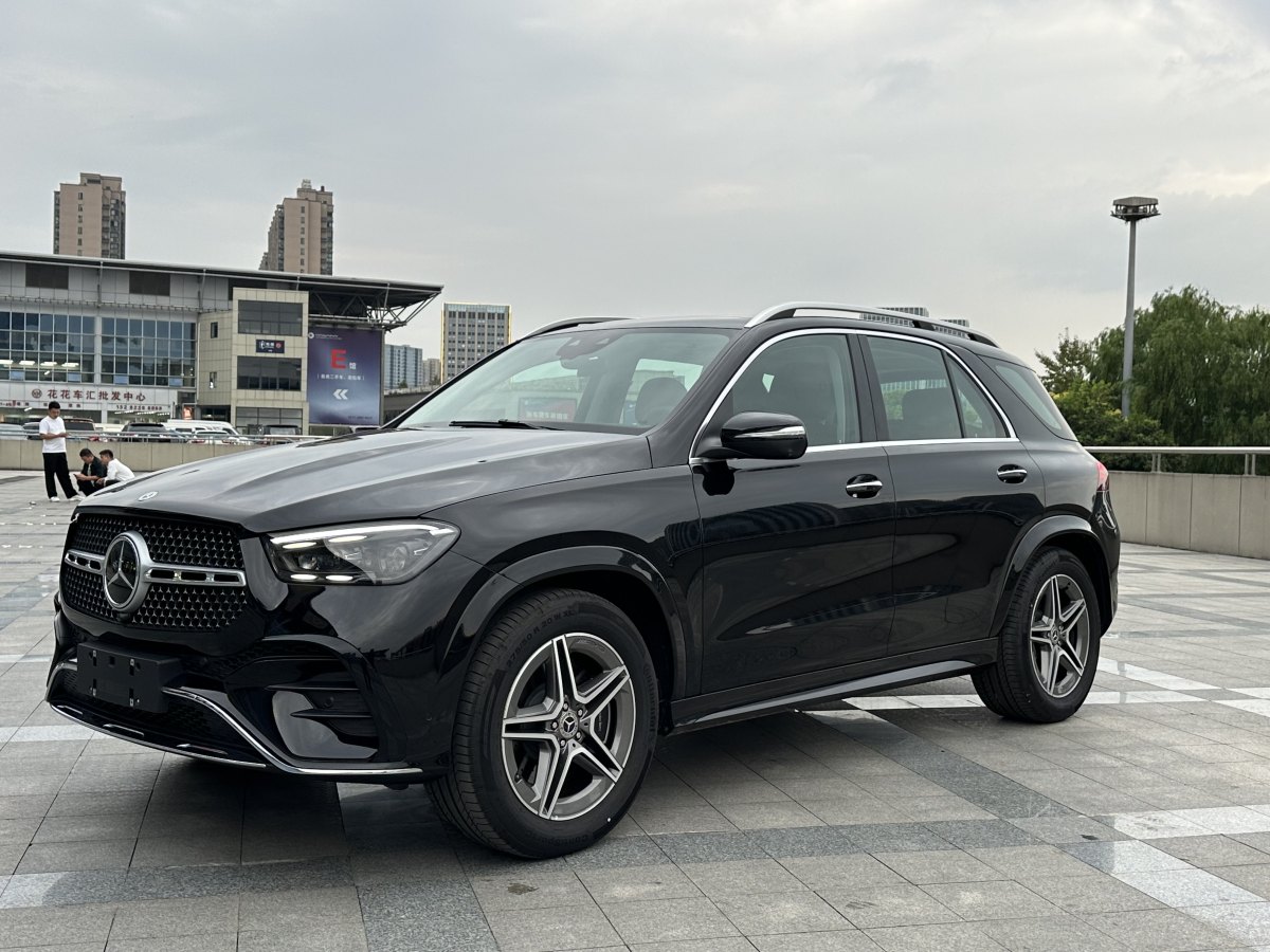 奔馳 奔馳GLE  2023款 GLE 450 4MATIC 時(shí)尚型圖片