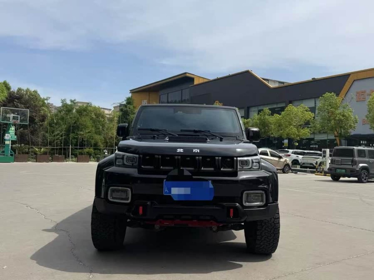 北京 BJ40  2020款 2.0T 自動(dòng)四驅(qū)城市獵人版至尊型圖片