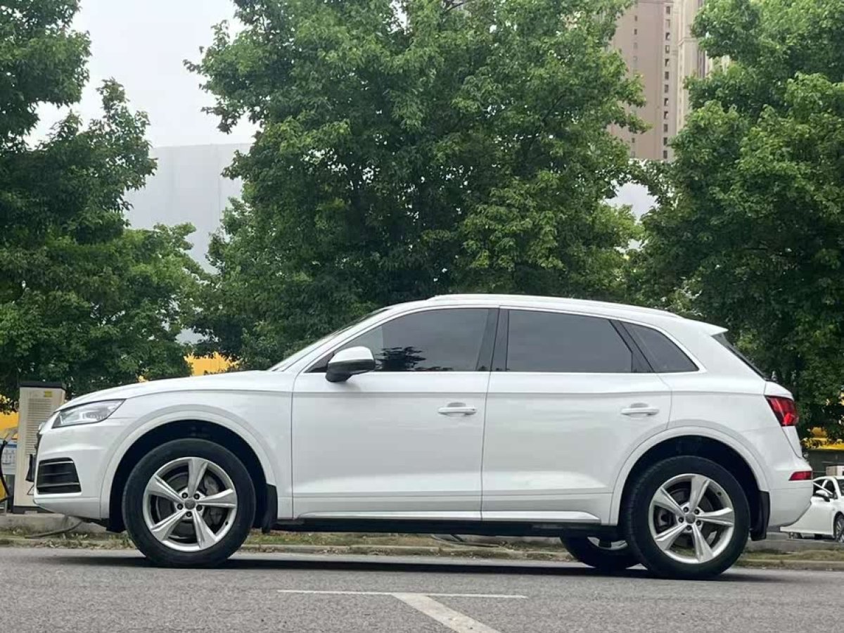 奧迪 奧迪Q5L  2018款  40 TFSI 榮享進(jìn)取型 國VI圖片