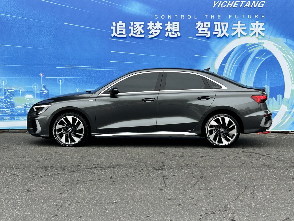 奧迪 奧迪A3  2024款 A3L Limousine 35 TFSI 時(shí)尚運(yùn)動(dòng)型圖片