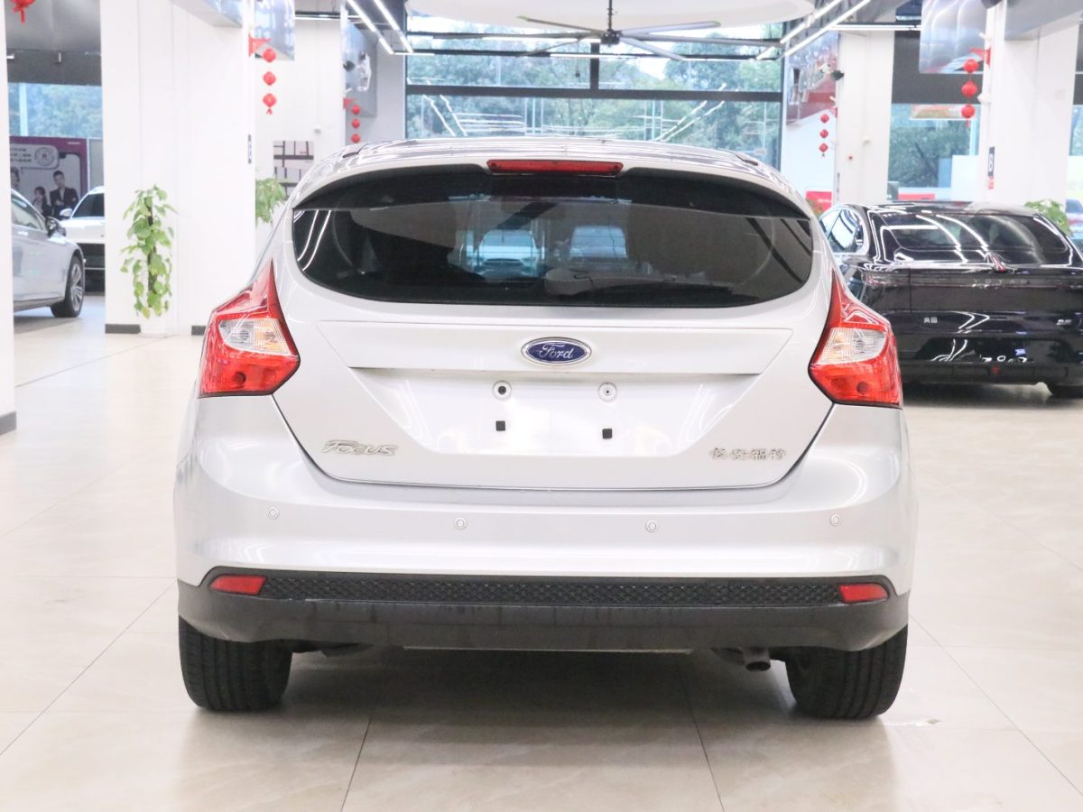 福特 ?？怂? 2012款 兩廂 1.6L 手動舒適型圖片