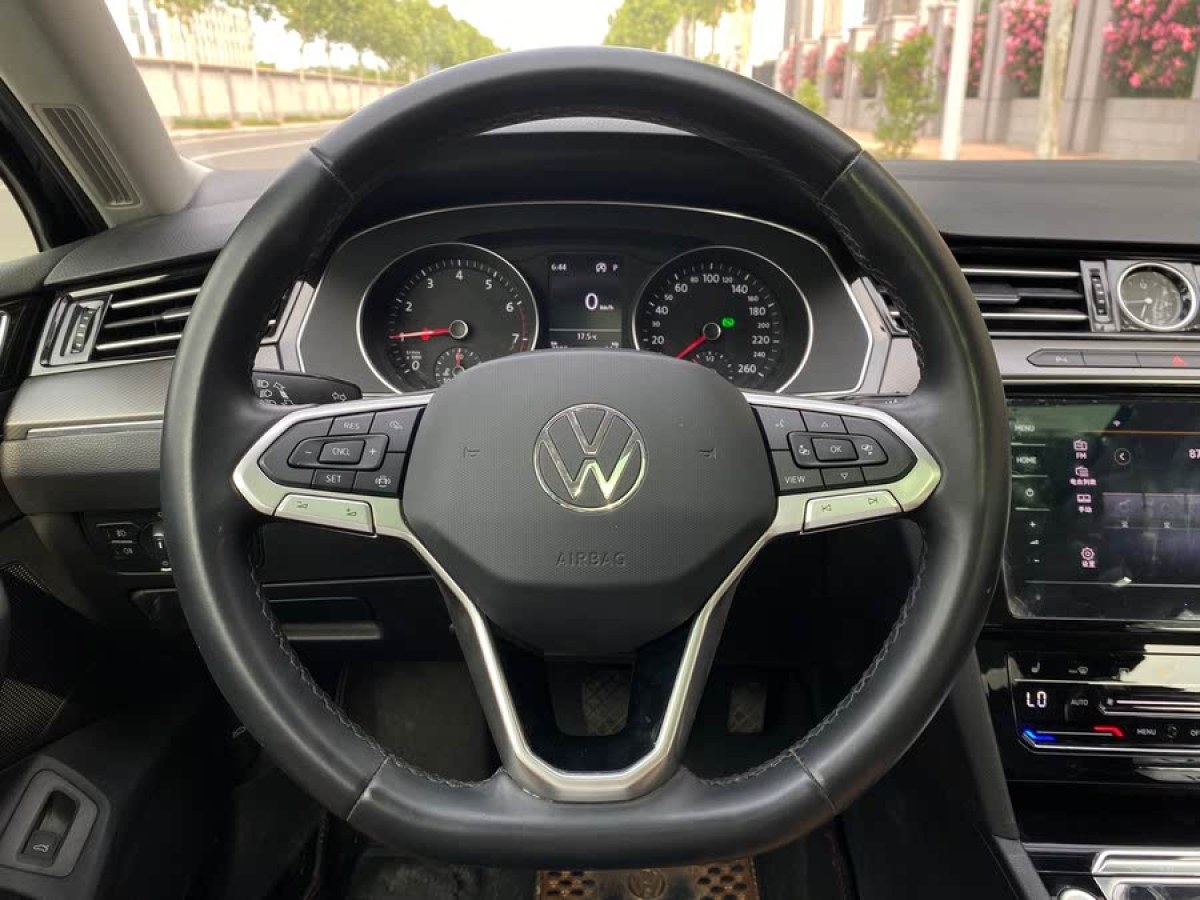 大眾 邁騰  2020款 330TSI DSG 領(lǐng)先型圖片