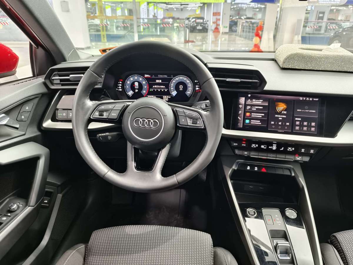 奧迪 奧迪A3  2021款 Sportback 35 TFSI 進(jìn)取致雅型圖片