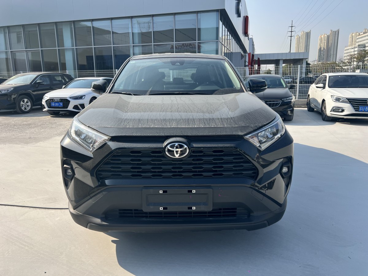 豐田 RAV4  2018款 榮放 2.0L CVT兩驅(qū)都市版圖片