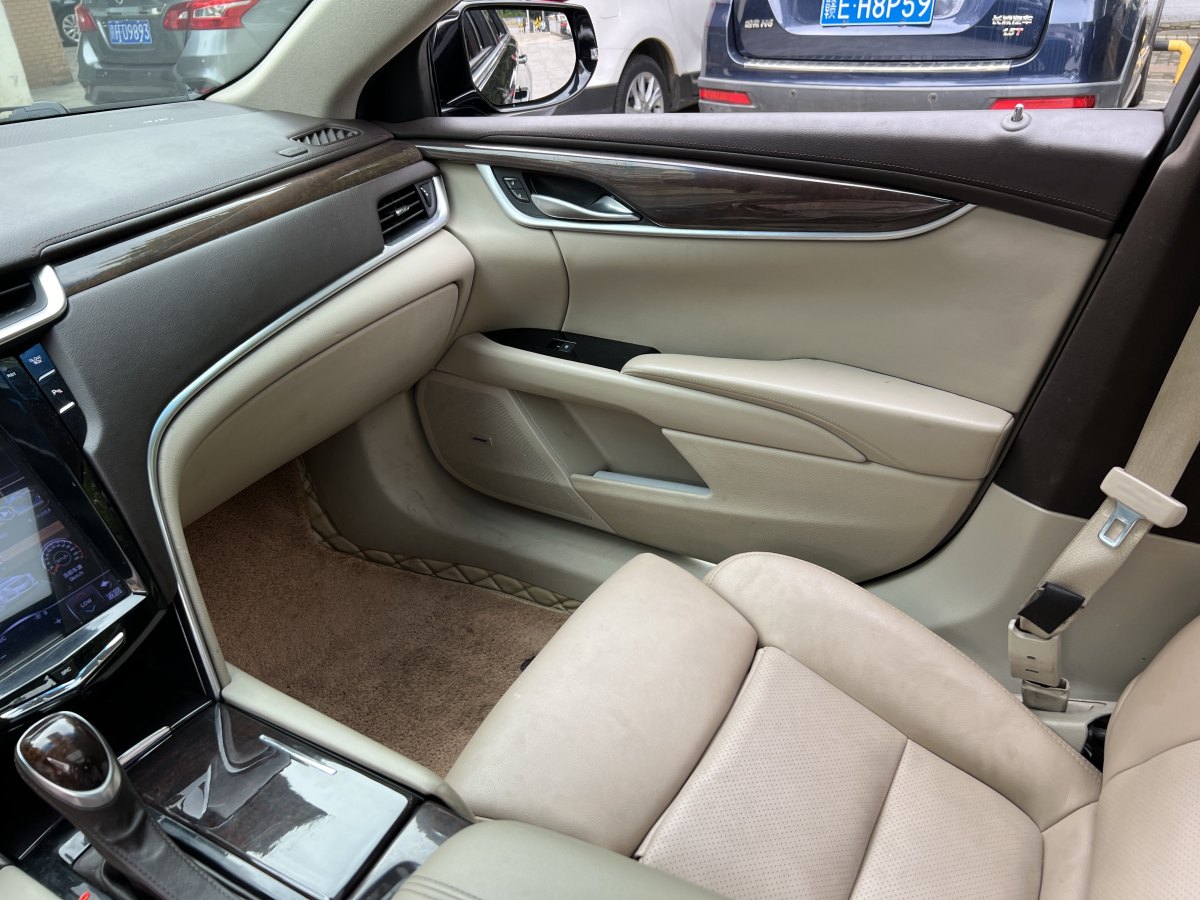 凯迪拉克 XTS  2013款 28T 豪华型图片