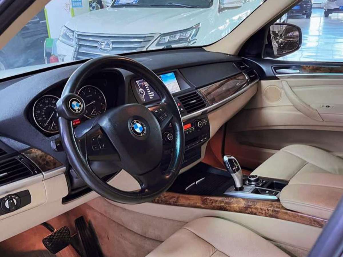 寶馬 寶馬X5  2011款 xDrive35i 領(lǐng)先型圖片