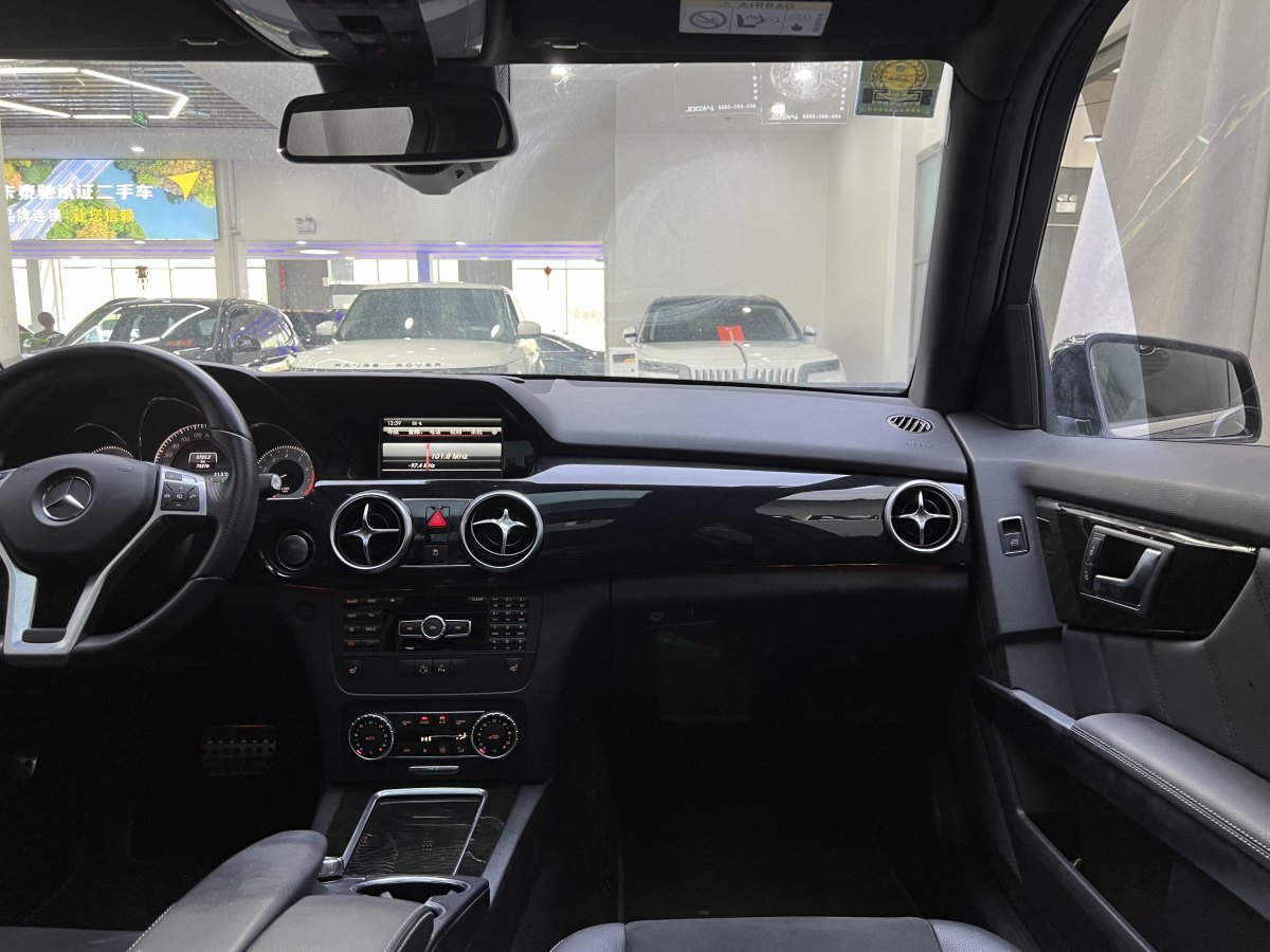 2015年10月奔驰 奔驰GLK级  2015款 GLK 300 4MATIC 时尚型 极致版