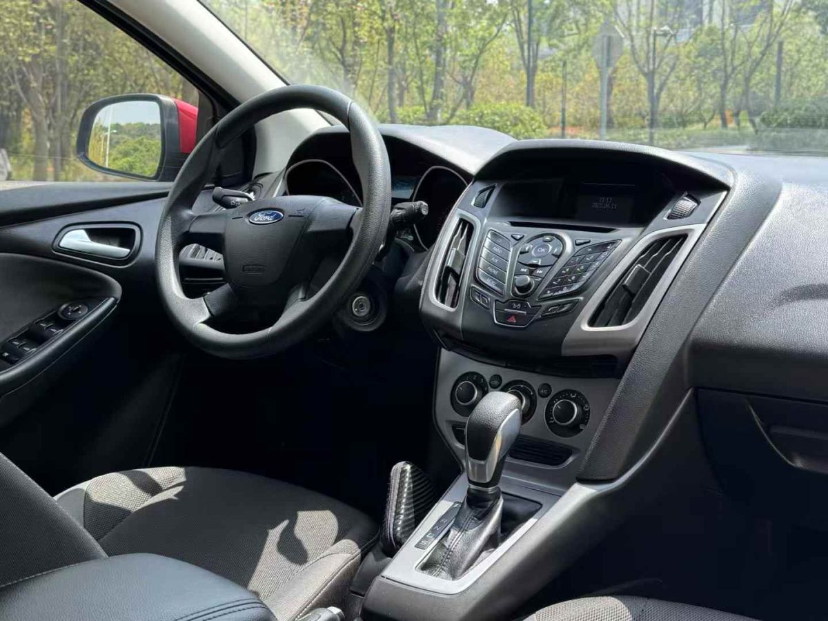 福特 ?？怂? 2015款 三廂 1.6L 自動舒適型圖片