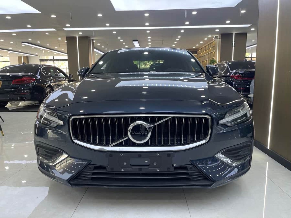 沃爾沃 S60L  2025款 B4 智逸豪華版圖片