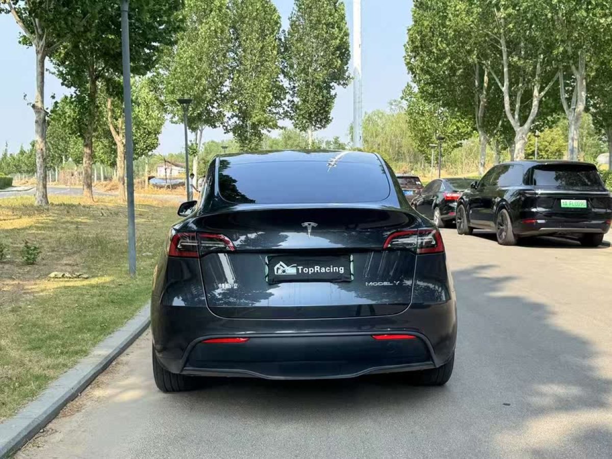 特斯拉 Model Y  2024款 后輪驅(qū)動(dòng)版圖片