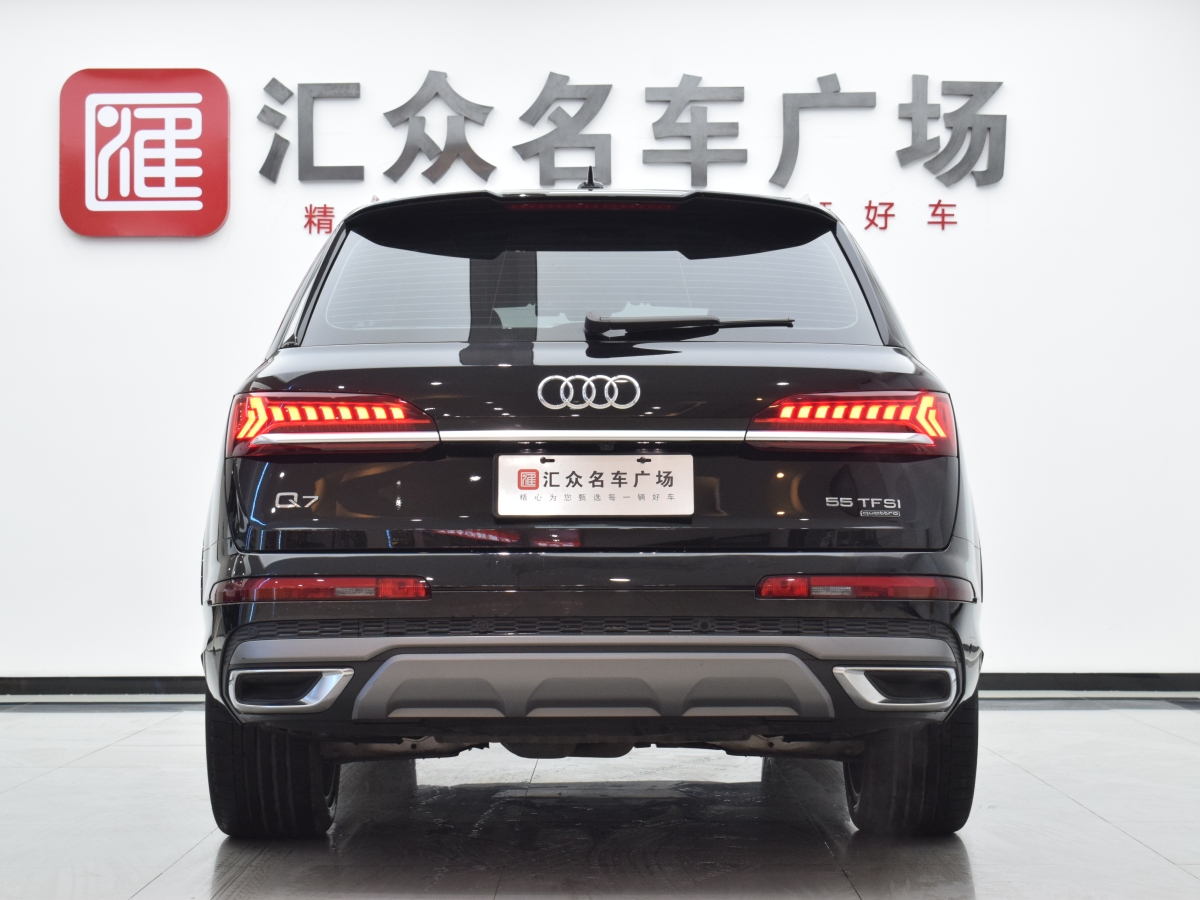 奧迪 奧迪Q7  2023款 55 TFSI quattro S line運(yùn)動(dòng)型圖片