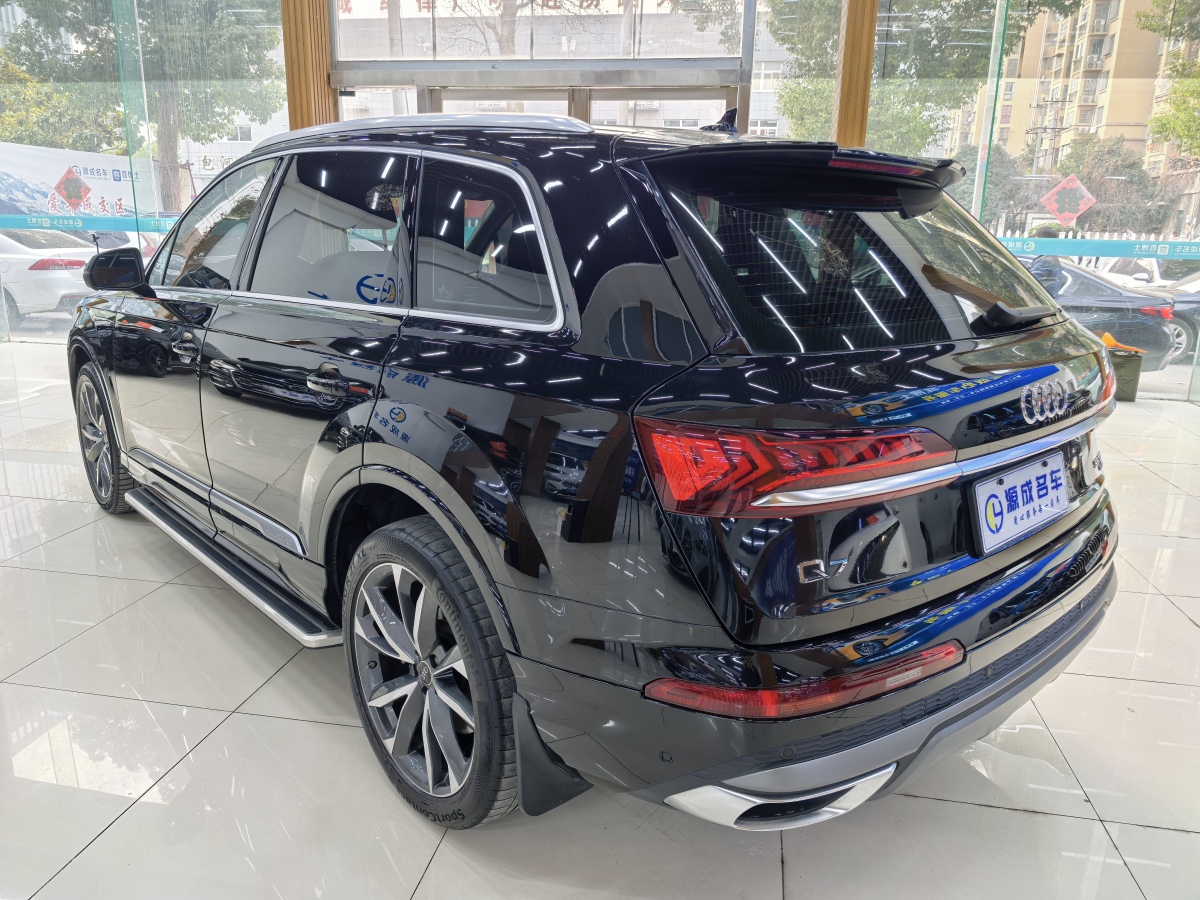 奧迪 奧迪Q7  2023款 55 TFSI quattro S line運(yùn)動(dòng)型圖片