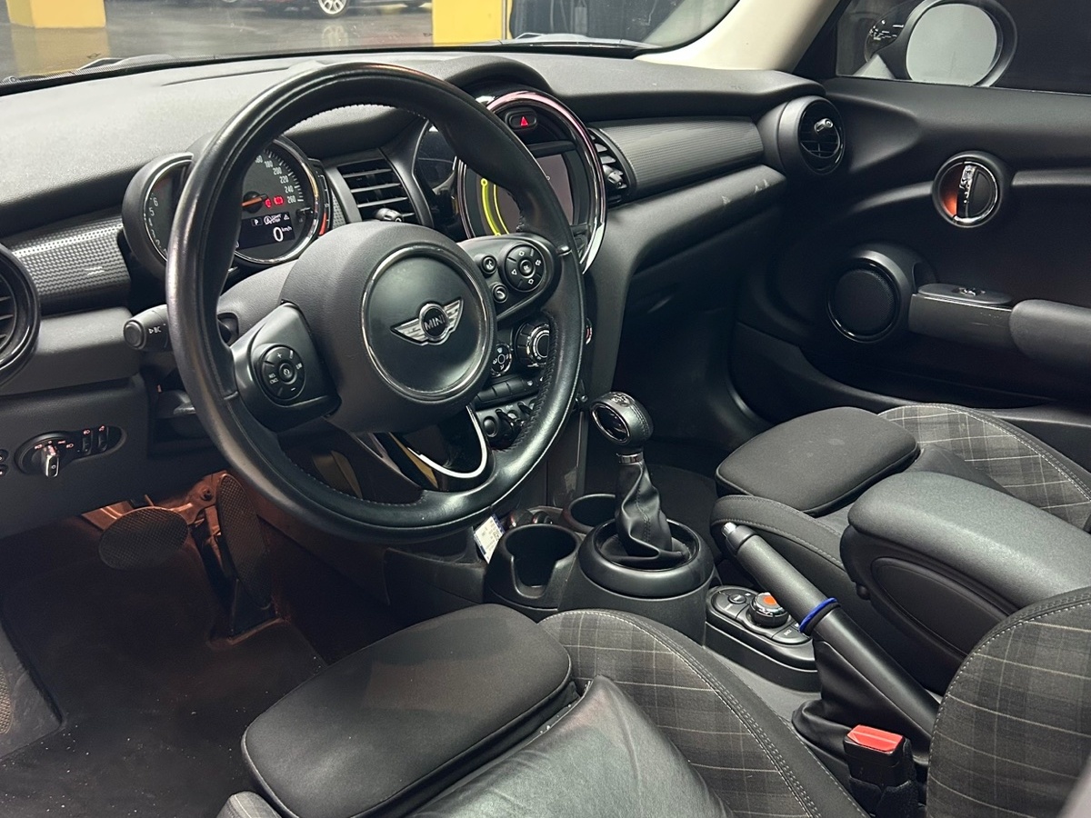 MINI MINI  2018款 1.5T COOPER 色彩紀念版圖片