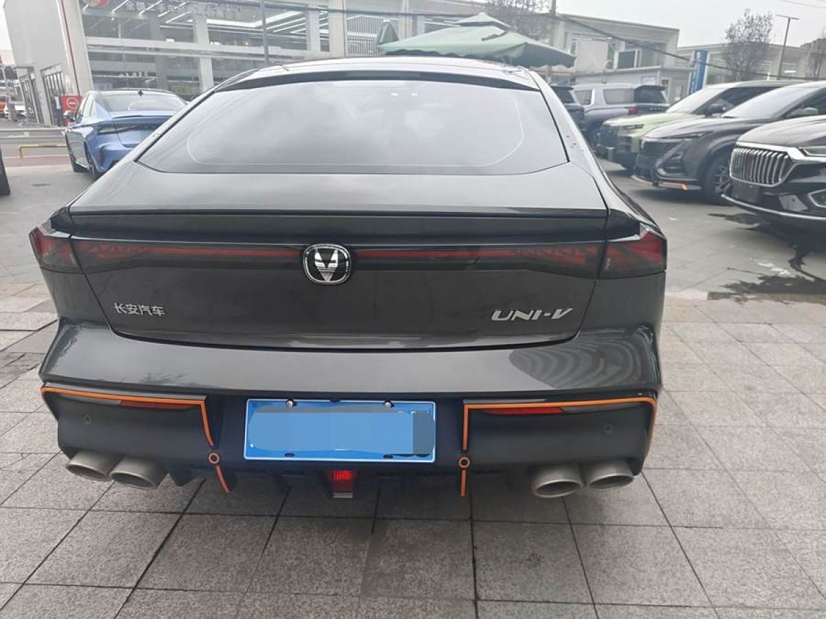 長安 長安UNI-V  2023款 1.5T 尊貴型圖片