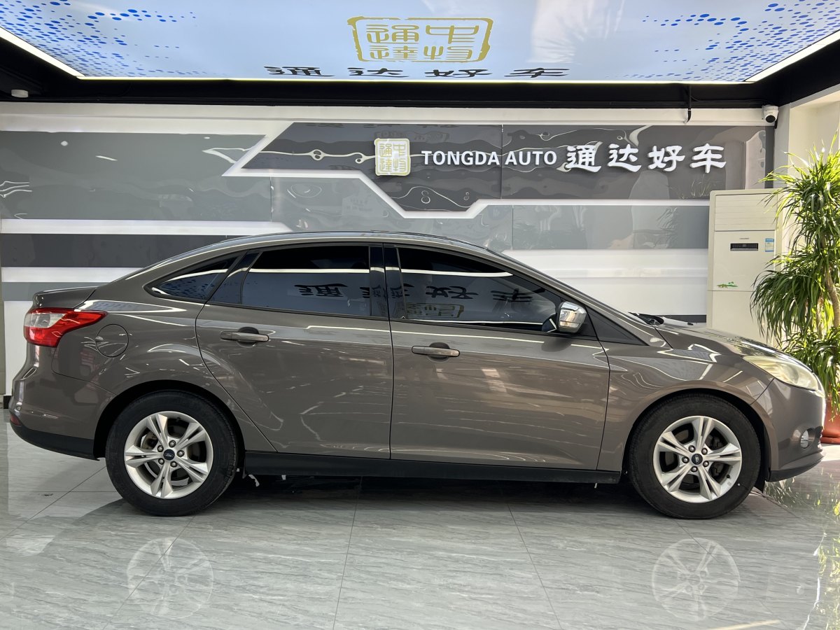 福特 ?？怂? 2012款 三廂 1.6L 自動風(fēng)尚型圖片