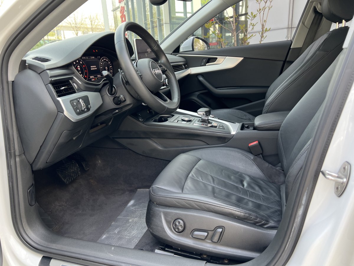 奧迪 奧迪A4L  2019款 40 TFSI 時(shí)尚型 國(guó)VI圖片