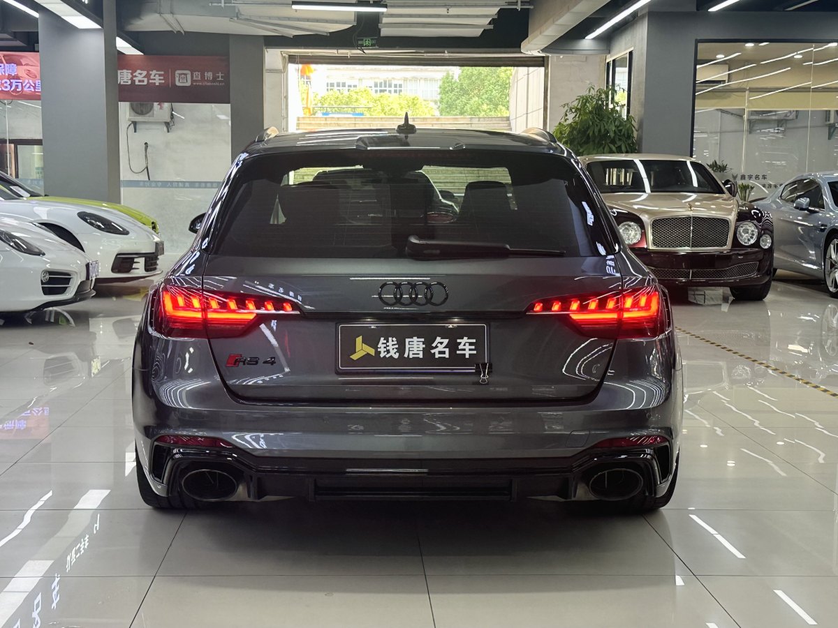 2022年8月奧迪 奧迪RS 4  2023款 RS4 Avant 暗金版