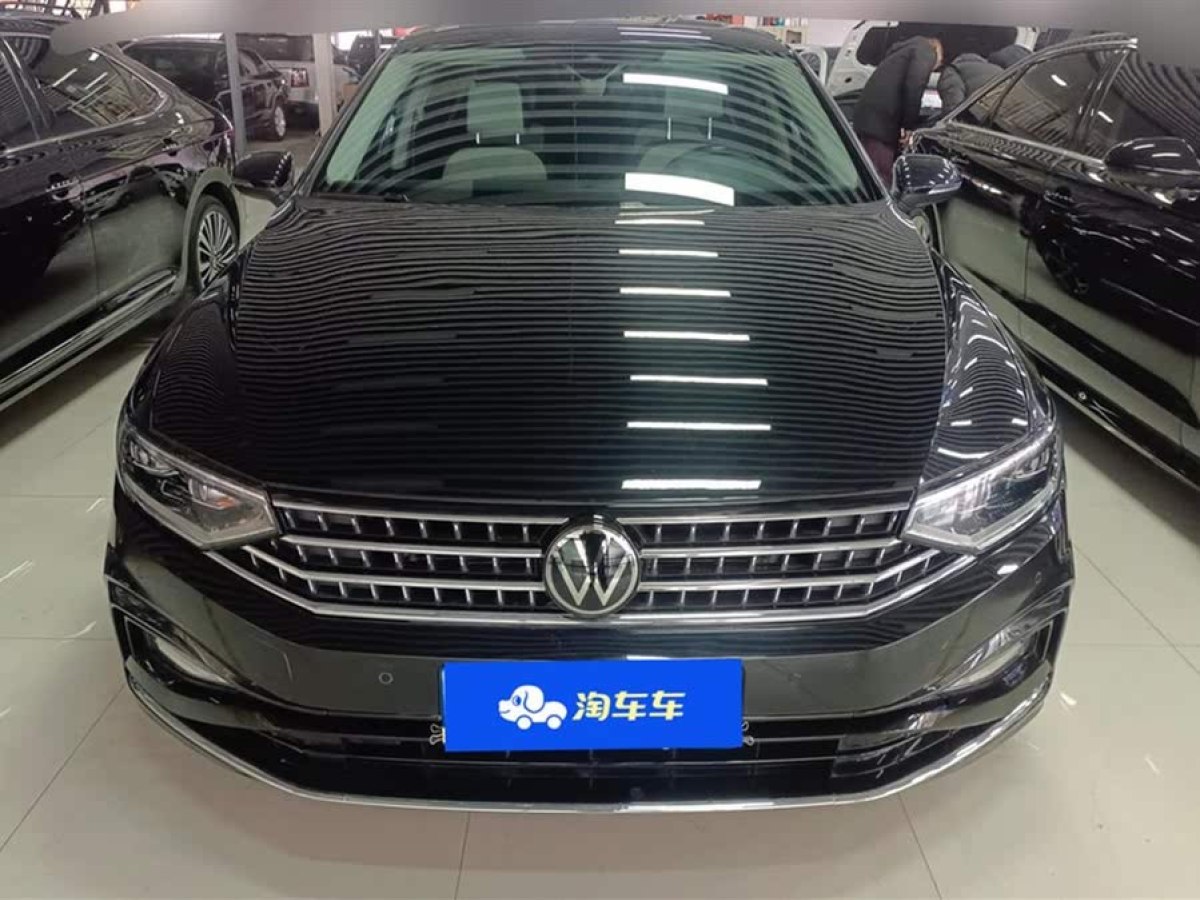 大眾 邁騰  2023款 200萬輛紀念版 330TSI DSG領(lǐng)先型圖片